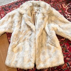 Vintage AMAZING Faux Fur Coat Satin Lining Light Gray Soft Plush